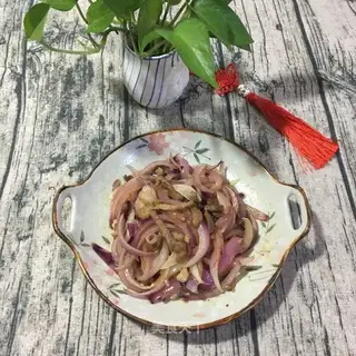 Onion fried meat
