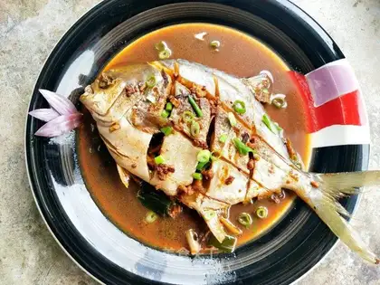 Red-burned goldfish