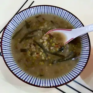 Seaweed green bean soup
