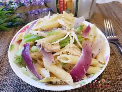 Chicken and white pasta