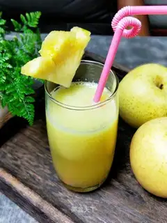Fresh pineapple juice
