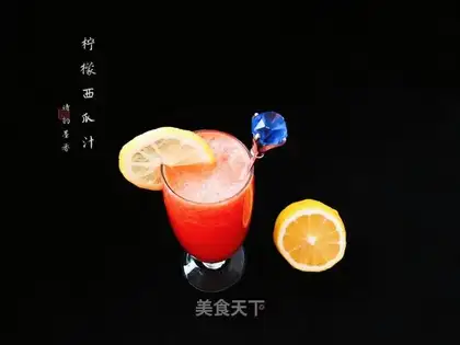 Ice-cold lemon melon juice