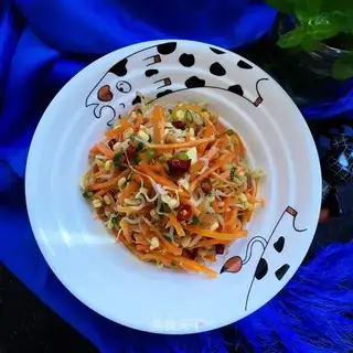 The green bean sprouts