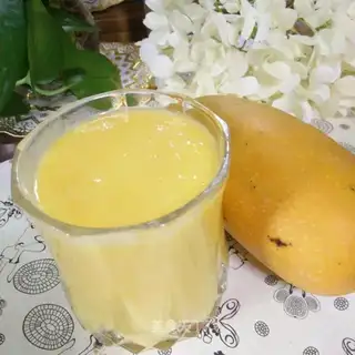 Yogurt mango juice