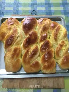 Coconut yogurt bread