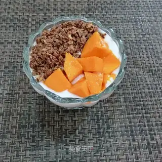 Mango chocolate yogurt cup