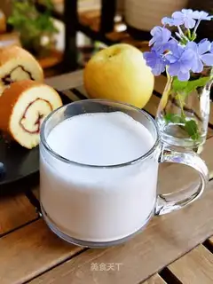 Milk peanuts