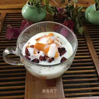 Fruit yogurt cup