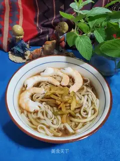 Shrimp cuisine noodles