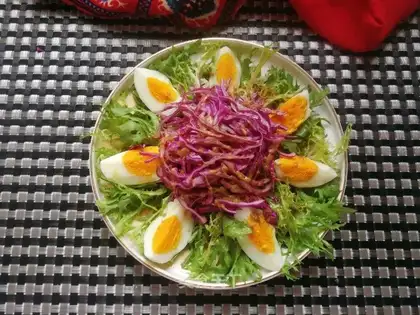 ♪ ♪ A blue chord egg salad ♪