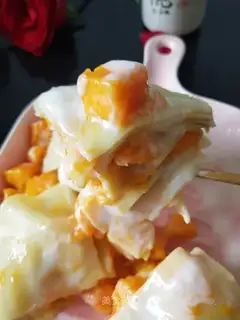 A thousand layers of mango yogurt