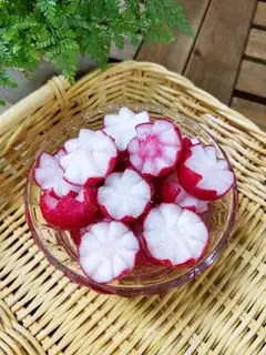 Sweet cherry carrots