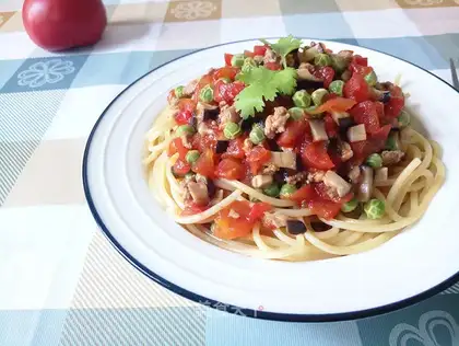 Tomato pea pasta