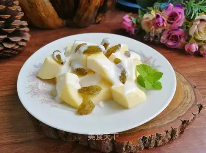 raisin apple yogurt