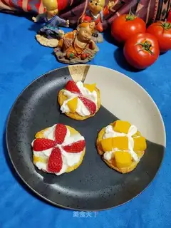 Egg and fruit dessert