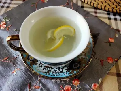 Lemon honey water