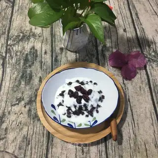 Red bean cranberry cream