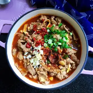 Boiled beef on the edge