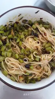 Sour spicy cabbage chords