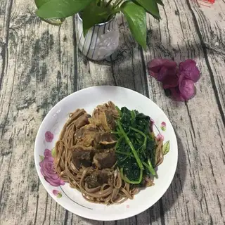 Cow-cuped noodles