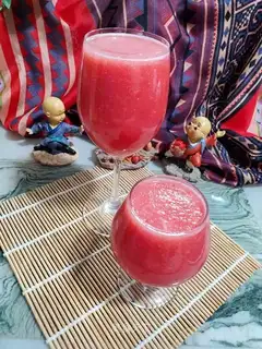 Fresh tomato juice