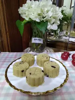 Green bean cake