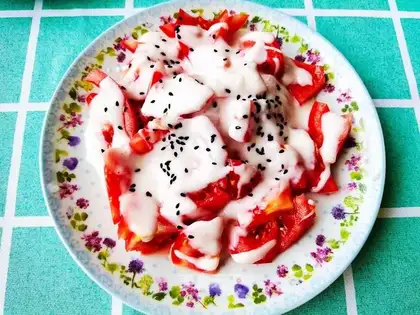 Yogurt tomatoes