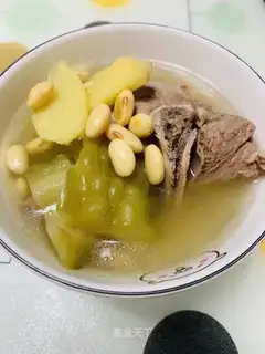 Suffering melon cucumber broccoli soup