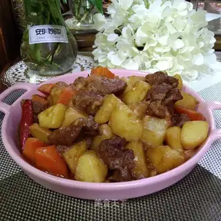 Beef roasted potato carrots