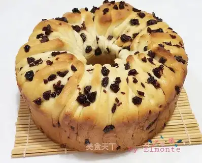 The cranberry gravy tore bread