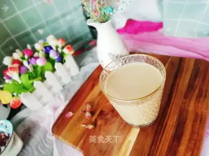 Black sugar rose milk tea
