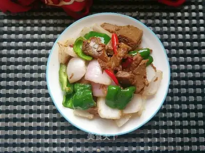 Onion fried lamb
