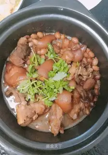 Peanut pig feet