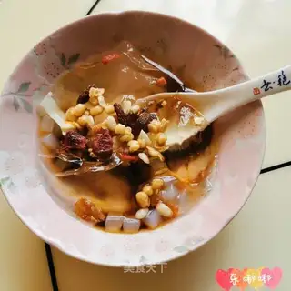 Sichuan's hands are making ice powder