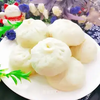 Four seasons of chicken buns with soy sauce