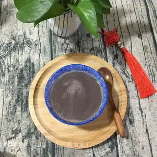 Feeding rice