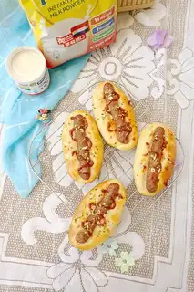 Creaming beef sausage onion bread