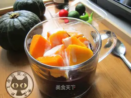 Coconut mango black rice pudding