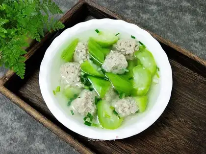 Meatball melon soup