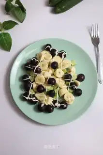 Banana cucumber salad