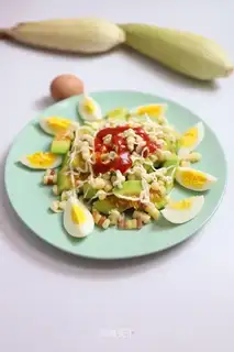 Eggs and melon corn salad