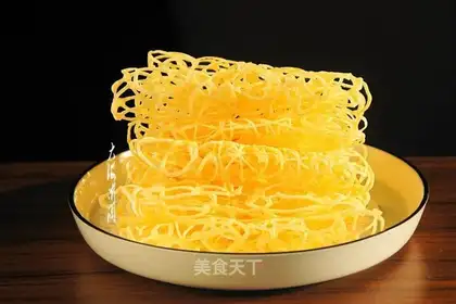 A lace egg roll