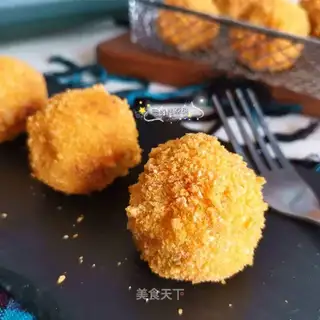 Cheese potato ball