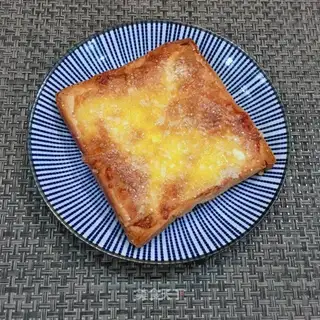 Caramel cheese toast
