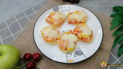 Salmon potato pizza