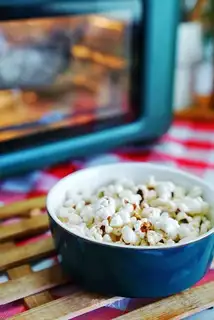 Simple red sugar popcorn