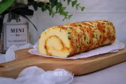 Onion pine roll