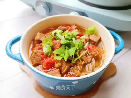 Tomato beef noodles