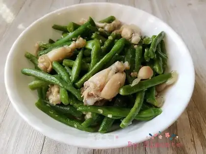 Chicken legs and beans