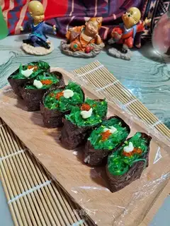Seagrass sushi